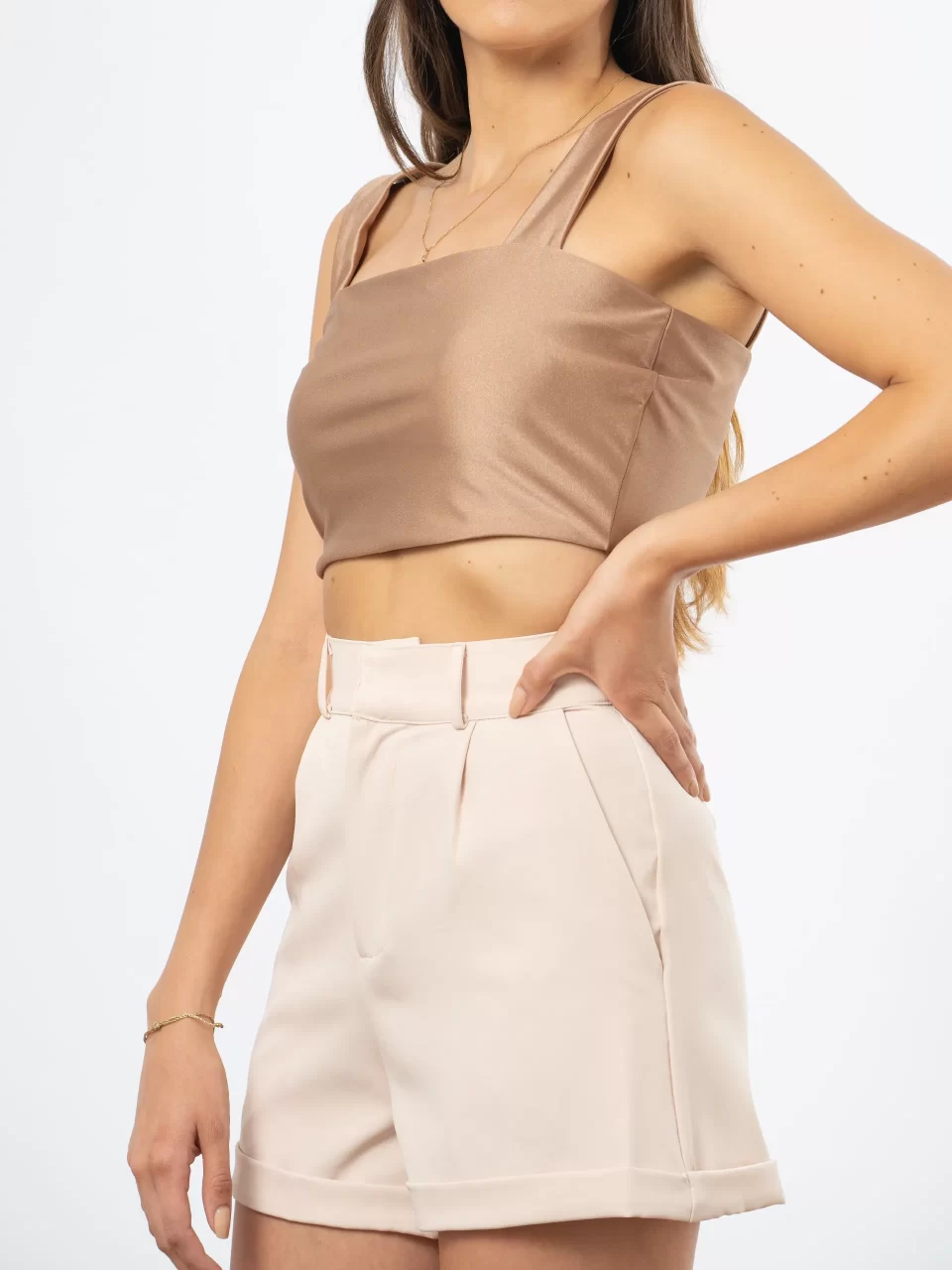 anya-top-dorado
